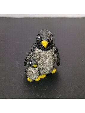 Penguin‎ & Chick Figurine Hand-Painted Black Yellow Resin 3.5" Made In Taiwan